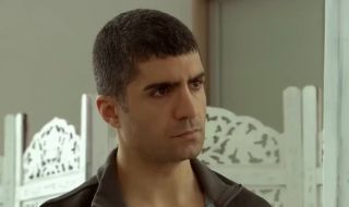 16 : 16