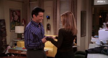 Friends الموسم العاشر The One with Ross's Tan 3
