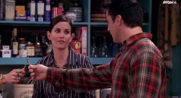 Friends الموسم التاسع The One with the Lottery 18