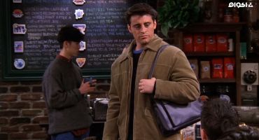 Friends الموسم الخامس The One with Joey's Bag 13