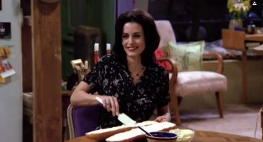 Friends الموسم الاول The One with the Evil Orthodontist 20